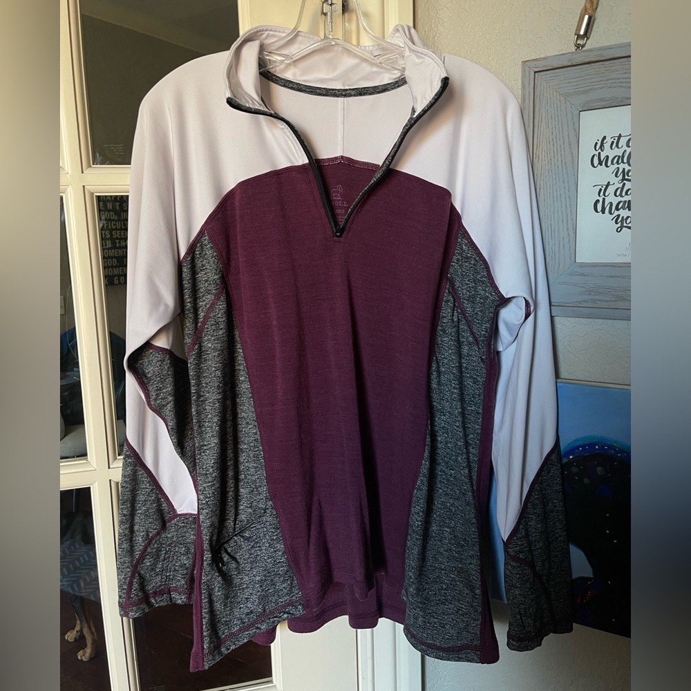 Women's Colorblock Quarter-Zip Sweatshirt